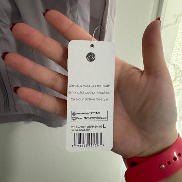 Water resistant light-weight jacket - Picture 5 of 10